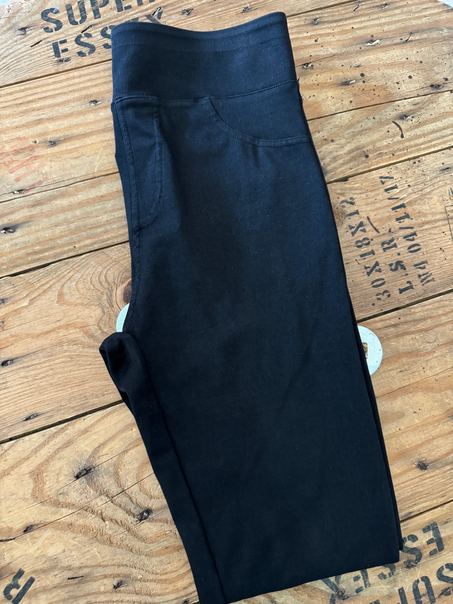 Black Leggings with Back Pockets