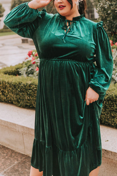 Curvy Green Velvet Maxi Dress with Notch V-neck and Tying Neckline