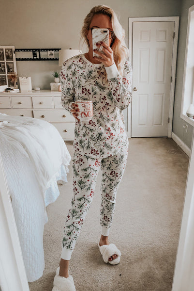 Holly Berry Jogger Pajama Set