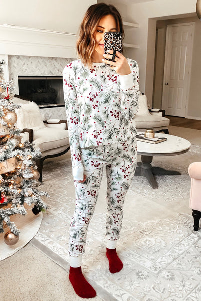 Holly Berry Jogger Pajama Set