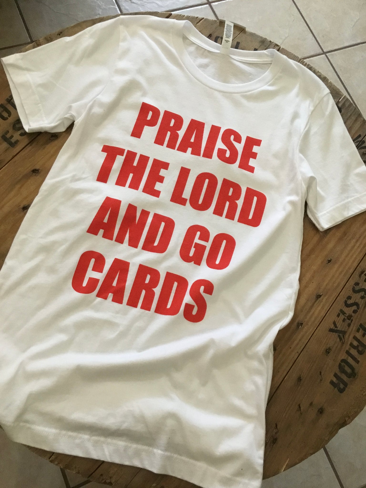 Praise The Lord and Go Cards -Tshirt -Louisville -Cardinals M